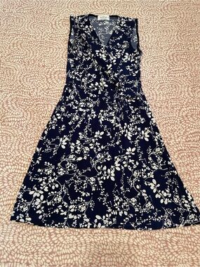 Kaileigh Navy and White Floral Midi Dress